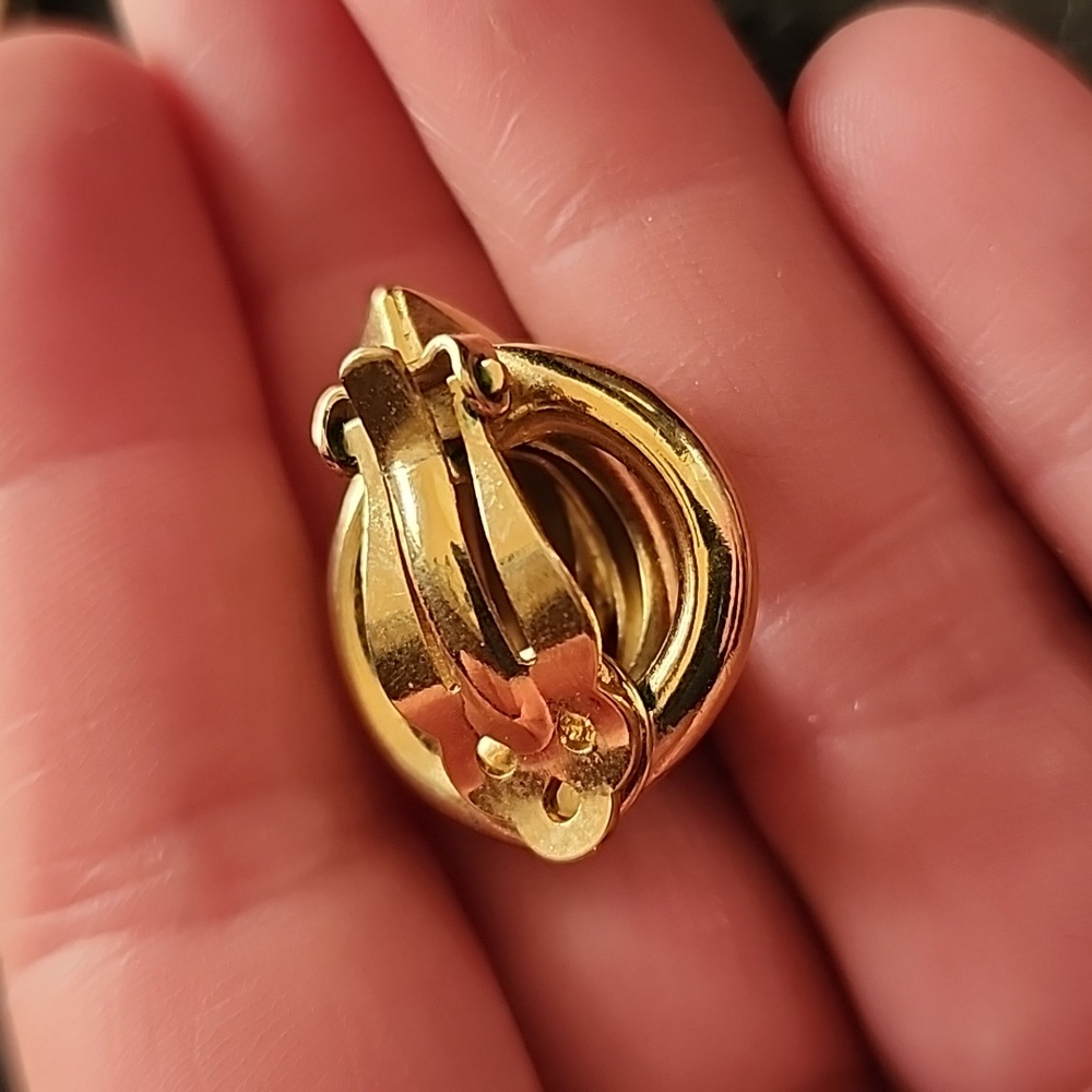VTG clip on earrings - Picture 6 of 7
